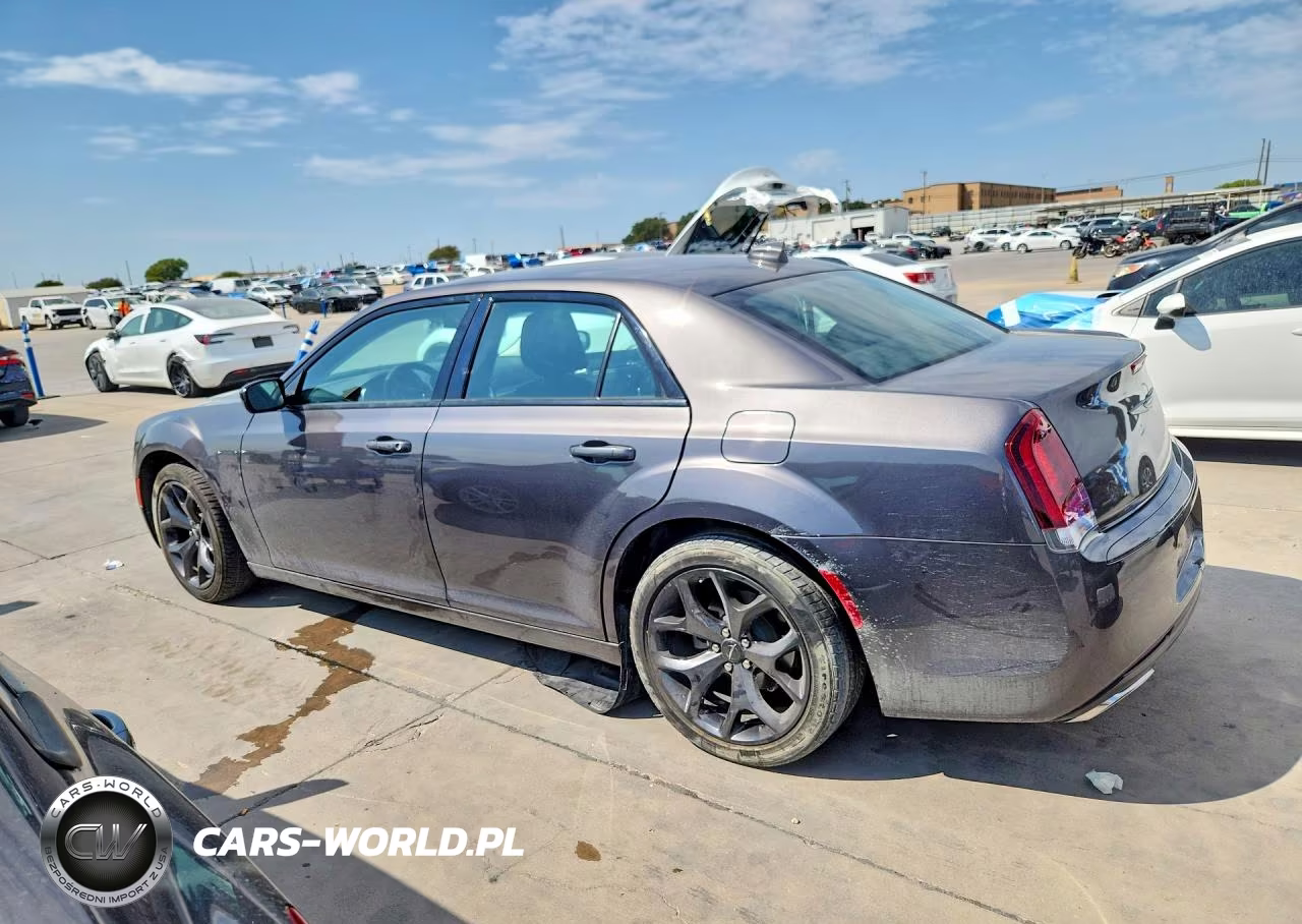 2023 Chrysler 300 Touring VIN:2C3CCAAG3PH678807 - 2