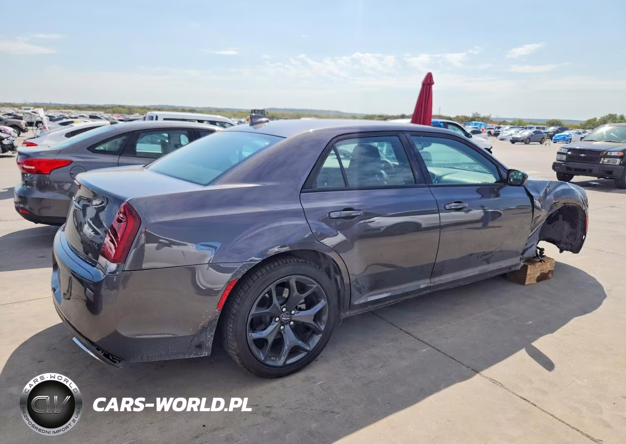 2023 Chrysler 300 Touring VIN:2C3CCAAG3PH678807 - 3