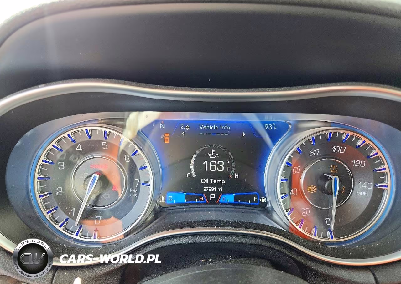 2023 Chrysler 300 Touring VIN:2C3CCAAG3PH678807 - 9
