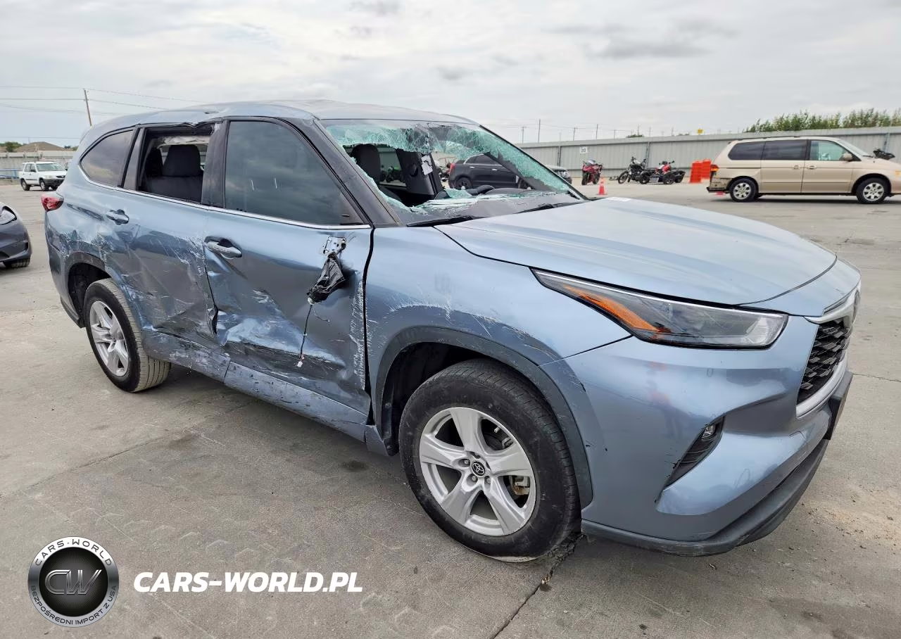 2022 Toyota Highlander Le VIN:5TDZZRAHXNS132127 - 4