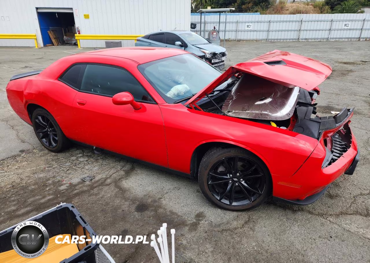 2018 Dodge Challenger Sxt VIN:2C3CDZAG2JH229296 - 4