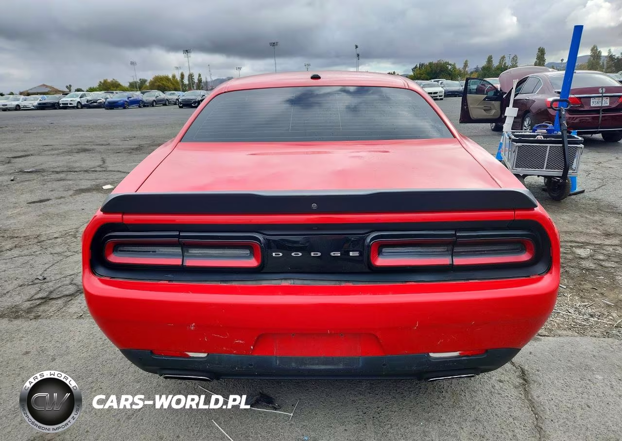 2018 Dodge Challenger Sxt VIN:2C3CDZAG2JH229296 - 6