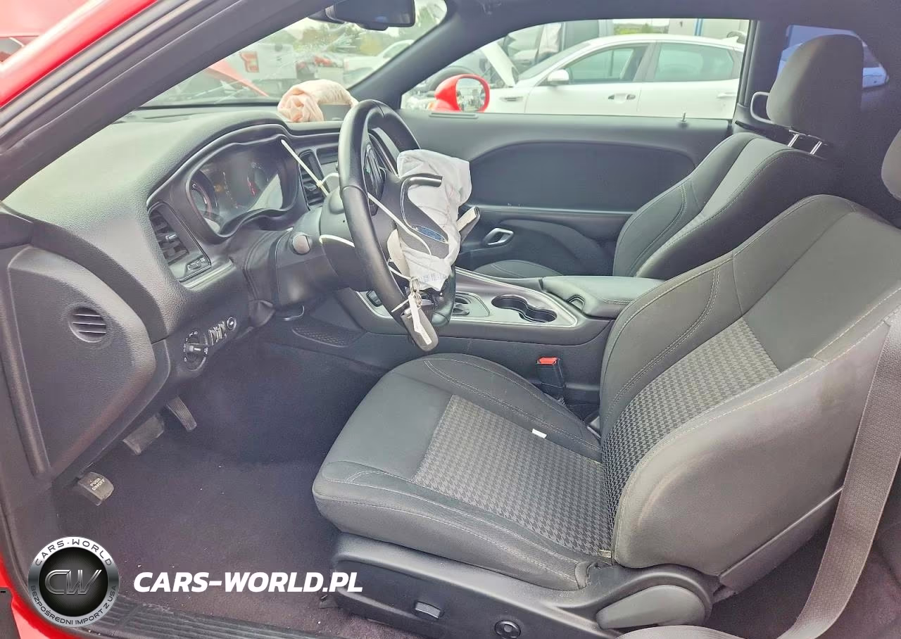 2018 Dodge Challenger Sxt VIN:2C3CDZAG2JH229296 - 7