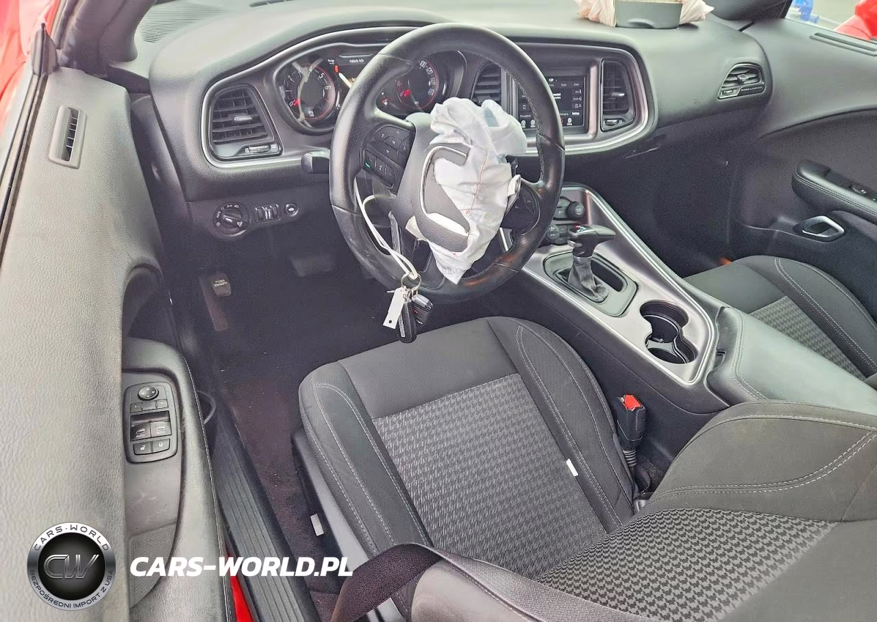 2018 Dodge Challenger Sxt VIN:2C3CDZAG2JH229296 - 8