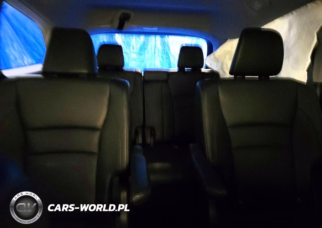 2019 Honda Pilot Elite VIN:5FNYF6H02KB029500 - 10