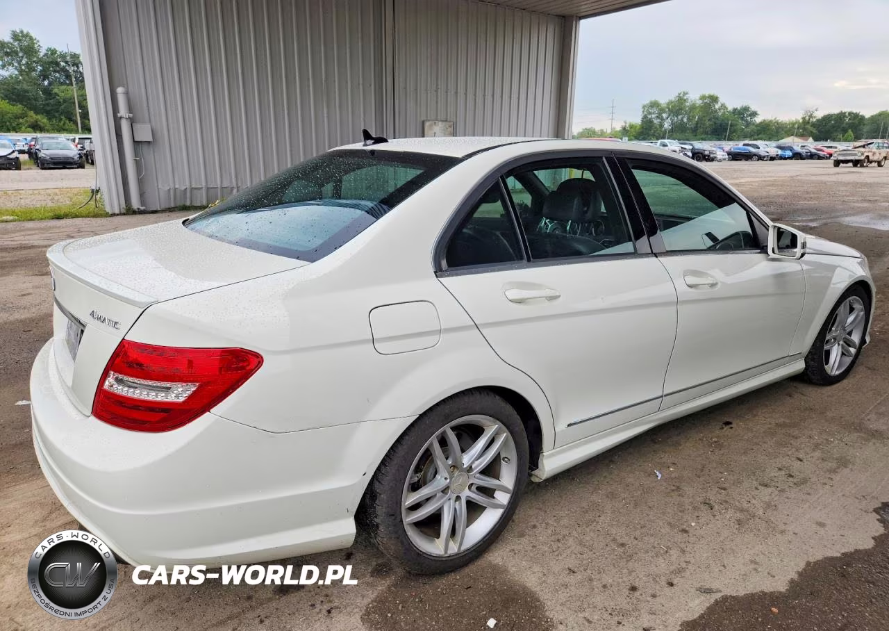 2012 Mercedes-Benz C 300 4Matic VIN:WDDGF8BB9CA609988 - 3
