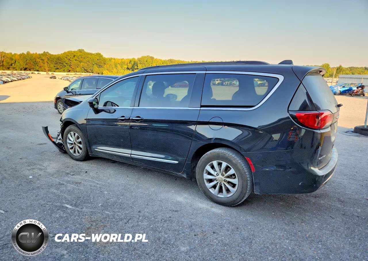 2017 Chrysler Pacifica Touring L VIN:2C4RC1BG0HR704652 - 2