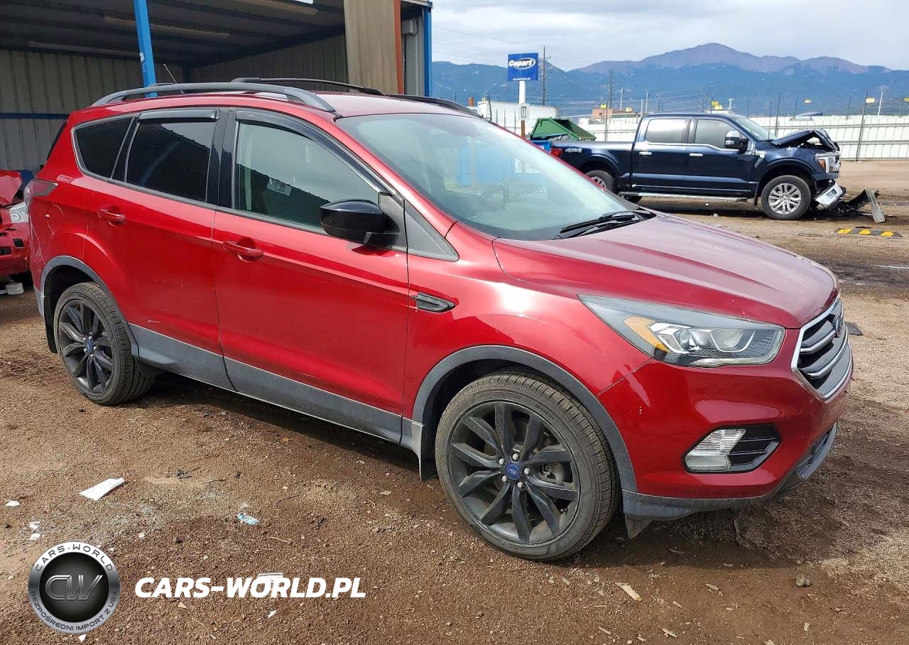 2018 Ford Escape Se VIN:1FMCU9GD7JUA62273 - 4