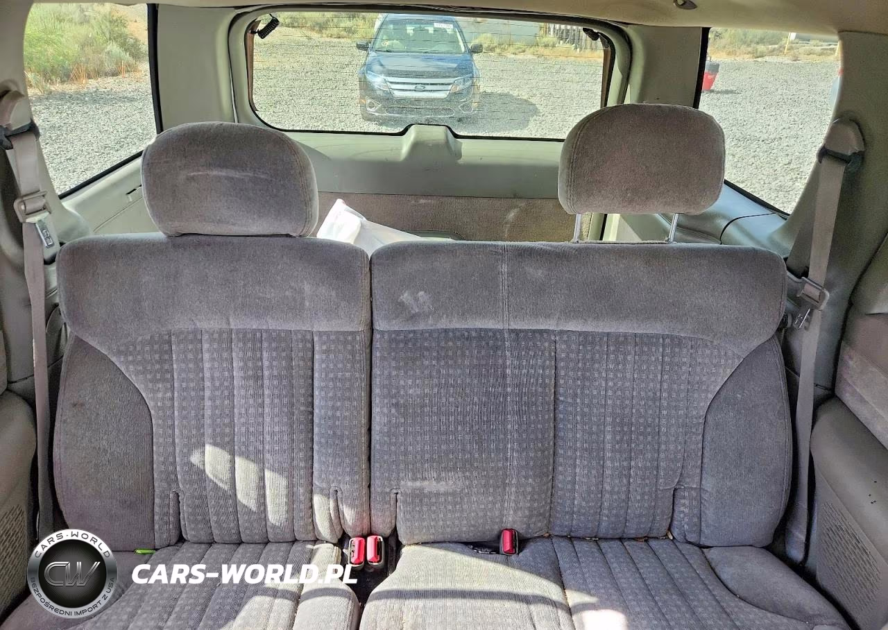 1998 Chevrolet Blazer VIN:1GNDT13W8W2246202 - 10