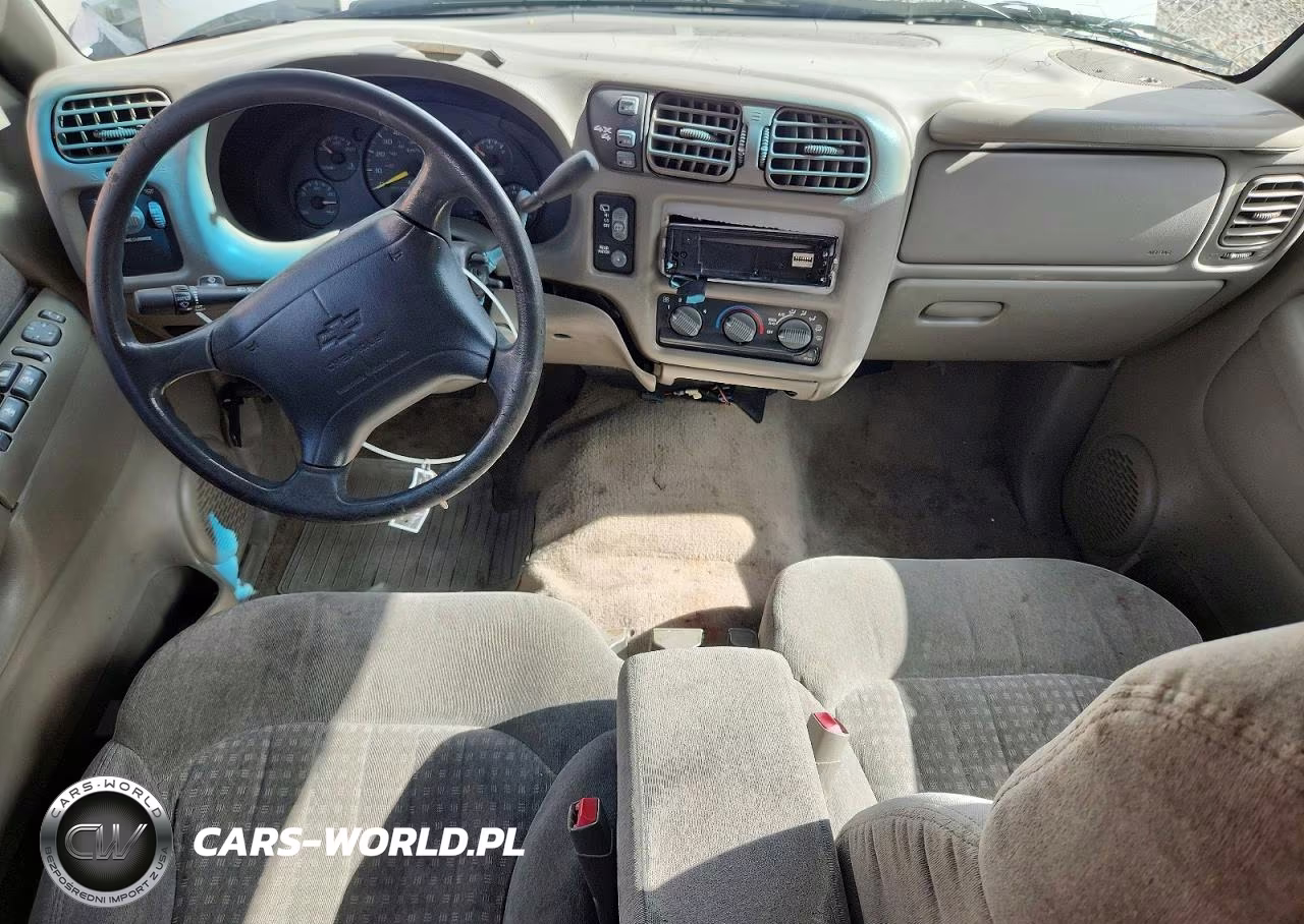 1998 Chevrolet Blazer VIN:1GNDT13W8W2246202 - 8