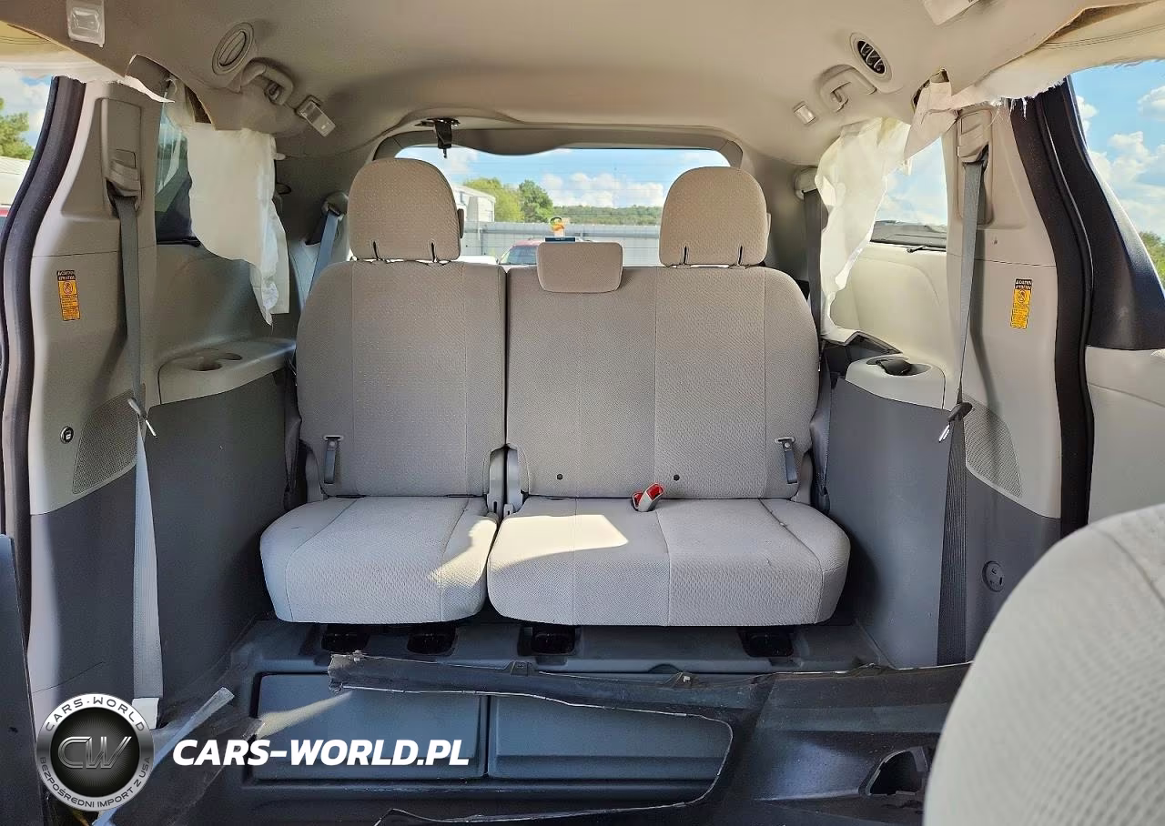 2014 Toyota Sienna Le VIN:5TDKK3DCXES440854 - 10