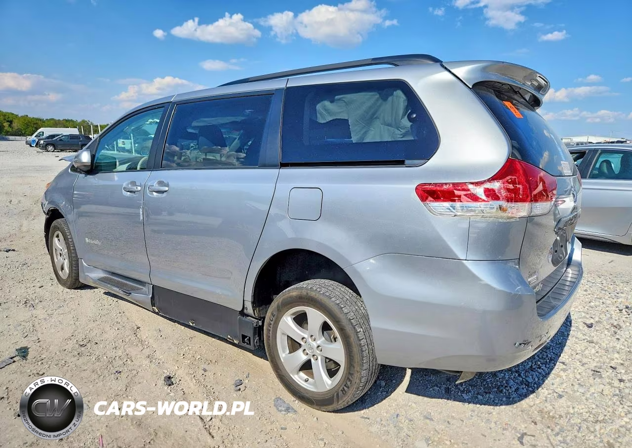 2014 Toyota Sienna Le VIN:5TDKK3DCXES440854 - 2