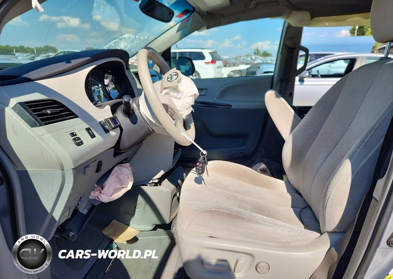2014 Toyota Sienna Le VIN:5TDKK3DCXES440854 - 7