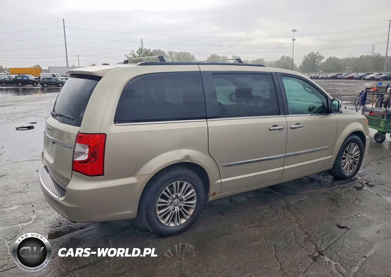 2013 Chrysler Town & Country Touring L VIN:2C4RC1CG0DR645921 - 3