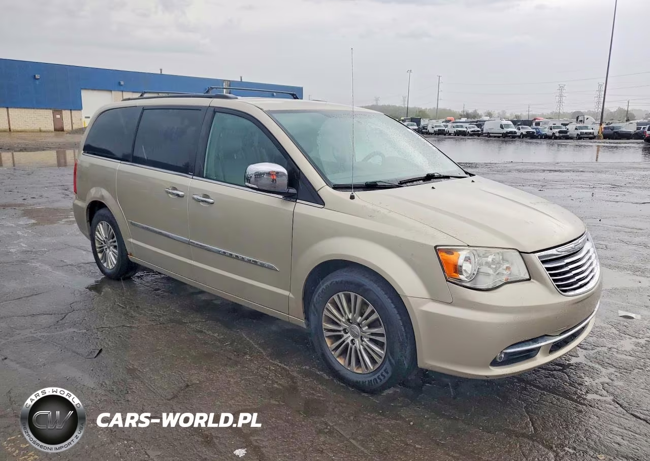 2013 Chrysler Town & Country Touring L VIN:2C4RC1CG0DR645921 - 4