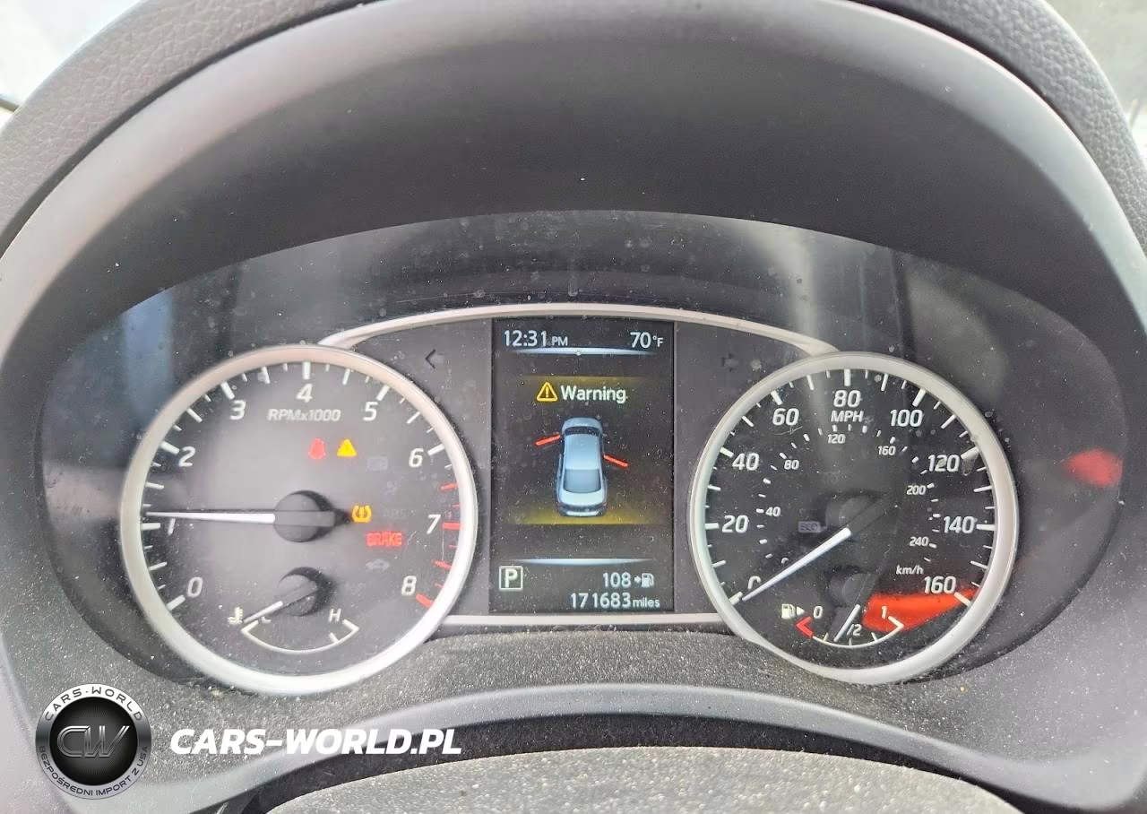 2017 Nissan Sentra Sr VIN:3N1AB7AP8HY341461 - 9