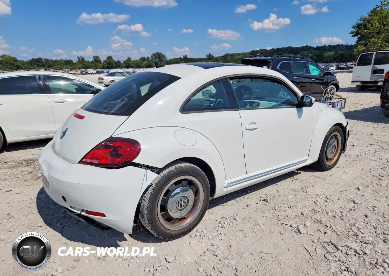 2014 Volkswagen Beetle VIN:3VWJ17ATXEM661524 - 3