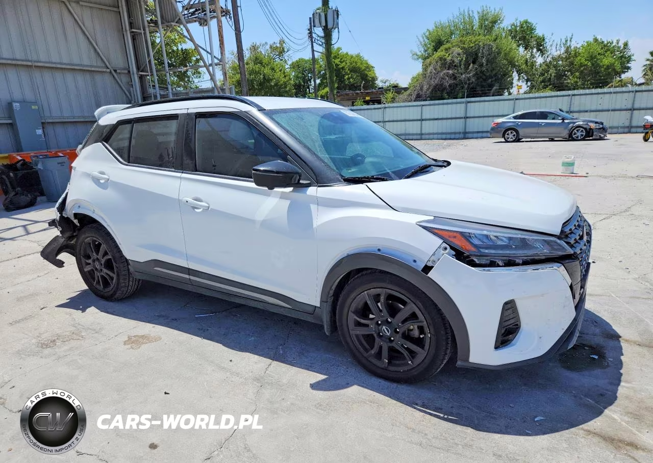 2023 Nissan Kicks Sr VIN:3N1CP5DV7PL493185 - 4