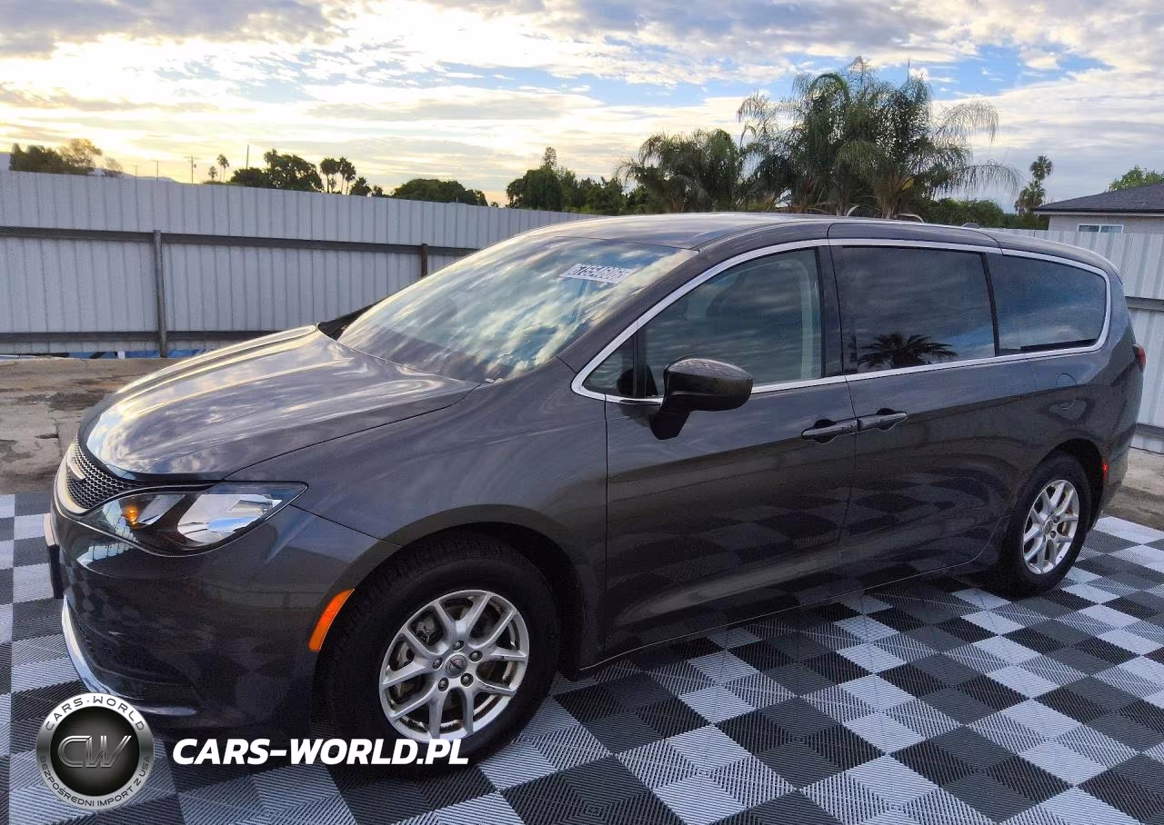 2023 Chrysler Voyager Lx – zdjęcie 1 z 14