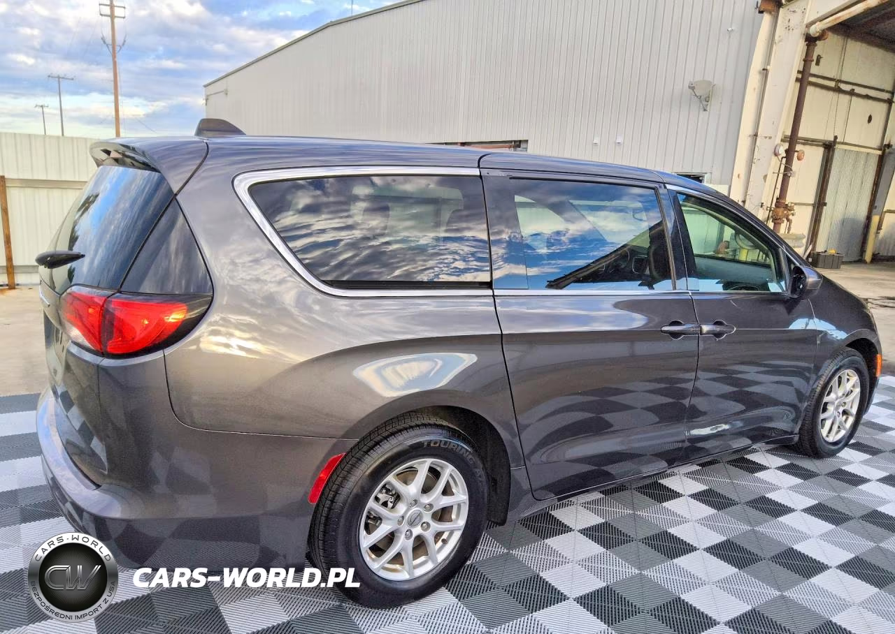 2023 Chrysler Voyager Lx VIN:2C4RC1CG5PR519638 - 3