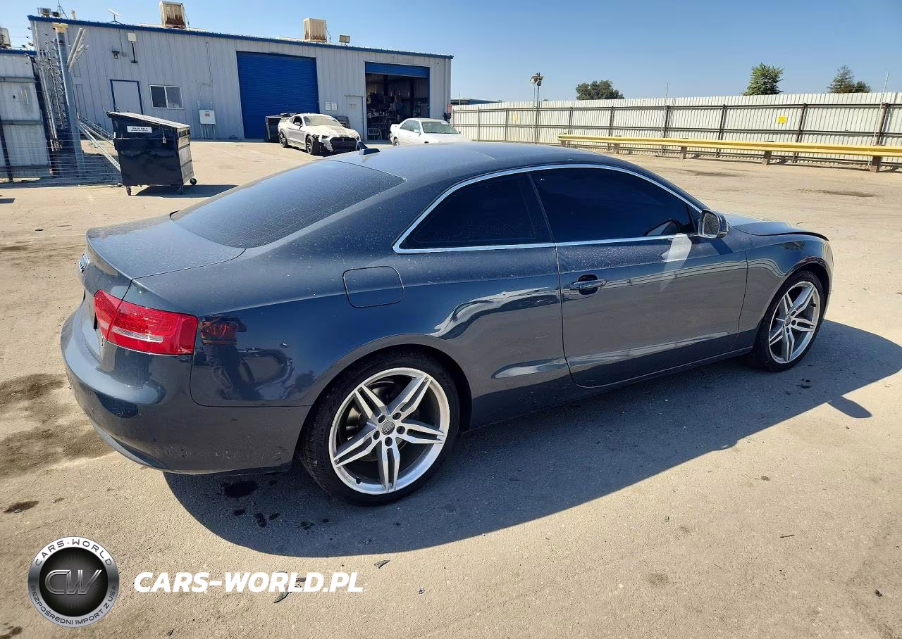 2011 Audi A5 Premium Plus VIN:WAULFAFR1BA004737 - 3