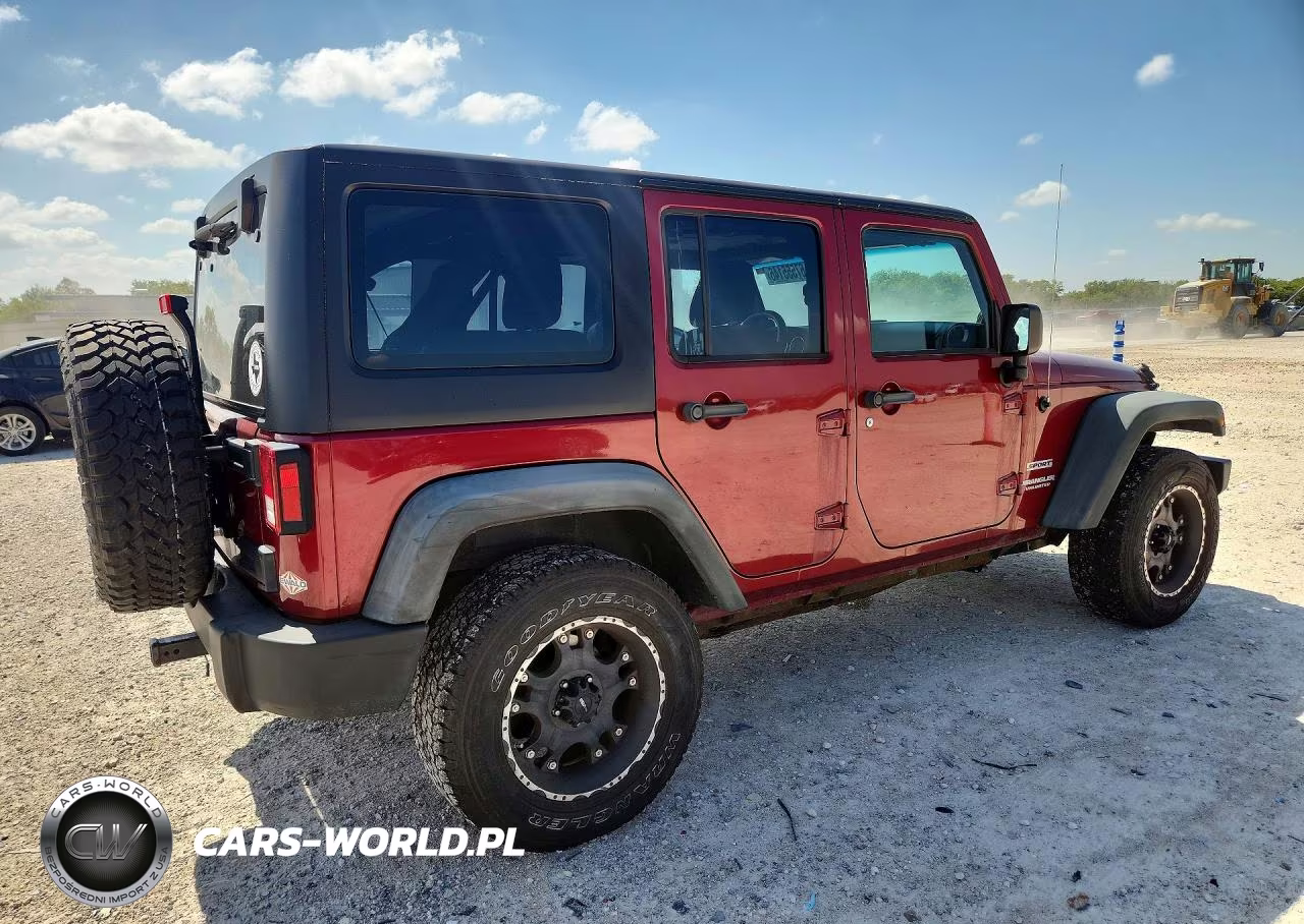 2012 Jeep Wrangler Unlimited Sport VIN:1C4BJWDG1CL136754 - 3