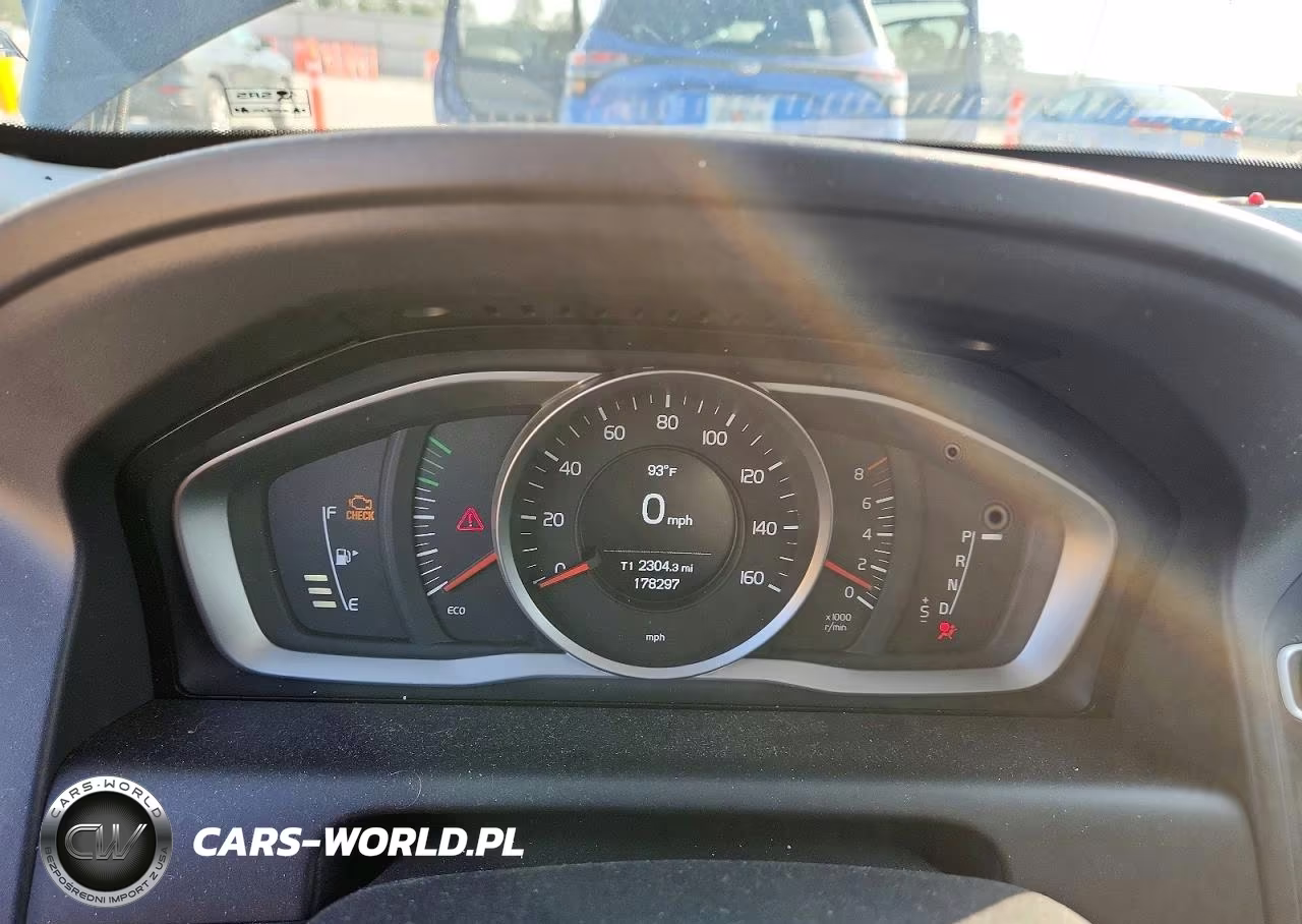 2015 Volvo Xc60 T5 VIN:YV440MDJ8F2729319 - 9