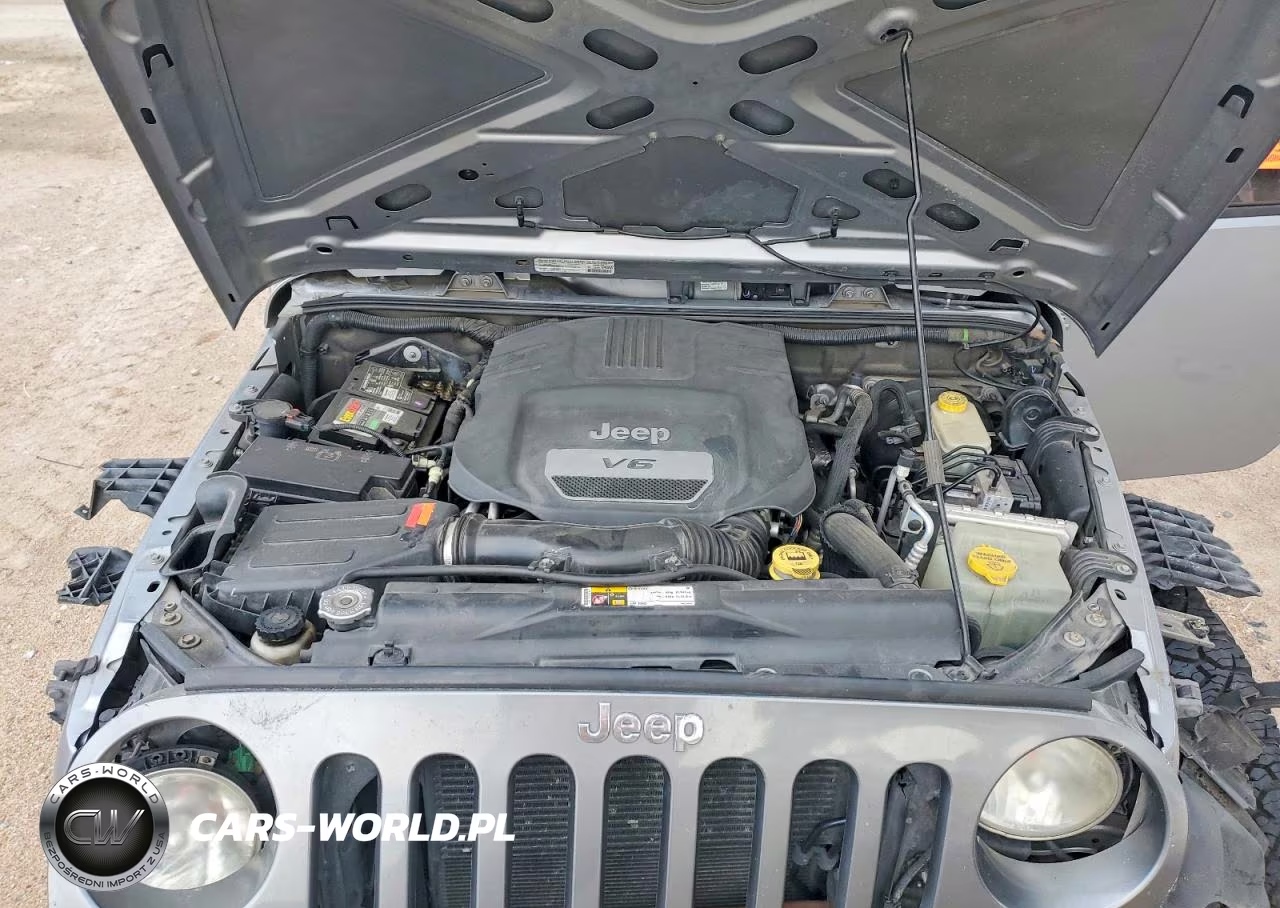 2014 Jeep Wrangler Unlimited Sport VIN:1C4BJWDG9EL206424 - 12