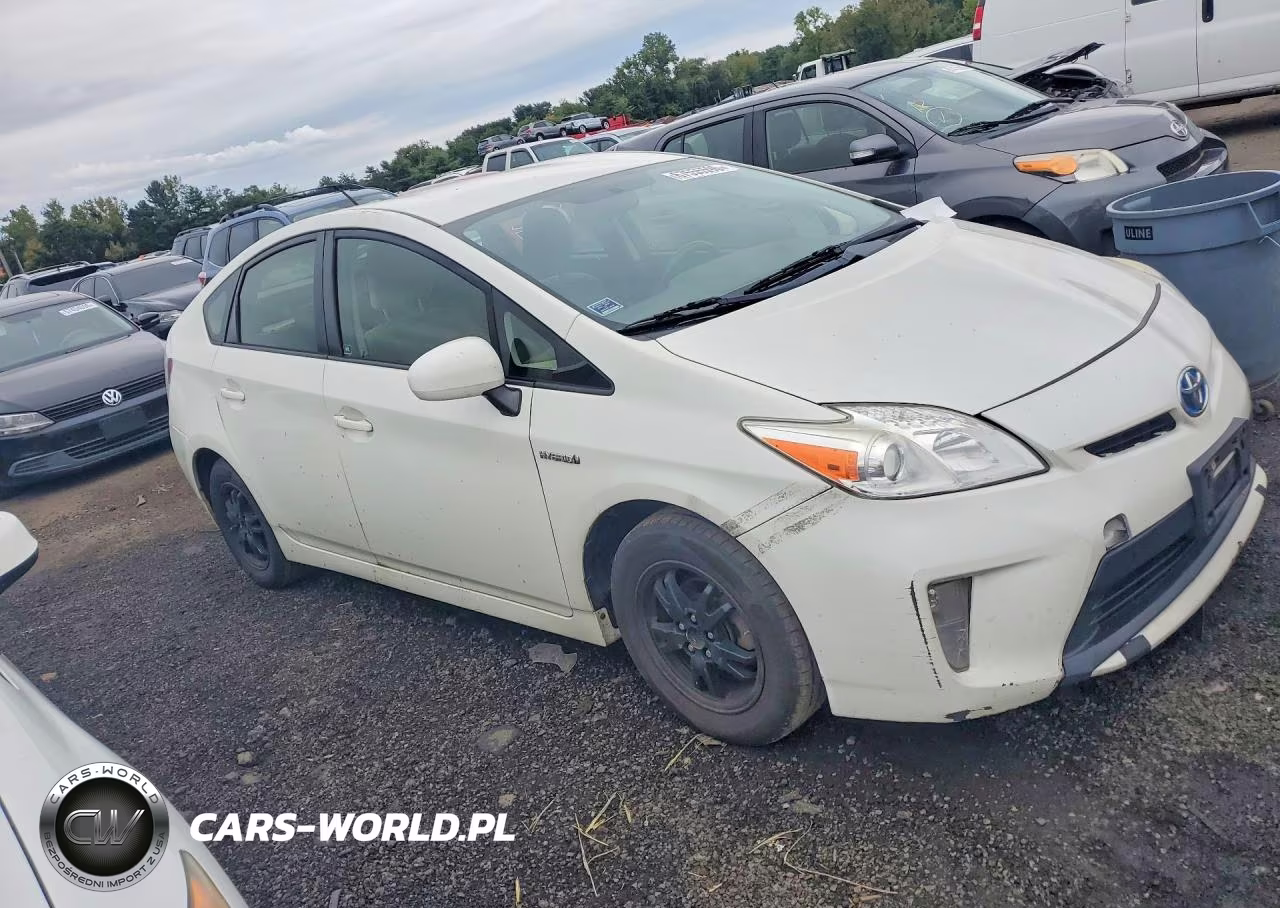 2015 Toyota Prius Two VIN:JTDKN3DU8F0471699 - 4