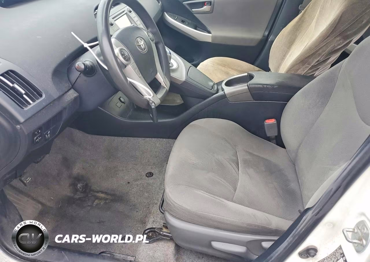 2015 Toyota Prius Two VIN:JTDKN3DU8F0471699 - 7