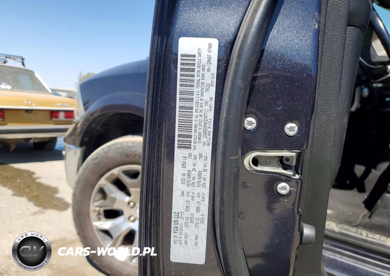 2019 Ram 1500 Classic Laramie VIN:1C6RR6NM4KS747711 - 12