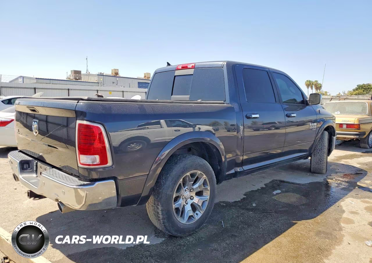 2019 Ram 1500 Classic Laramie VIN:1C6RR6NM4KS747711 - 3