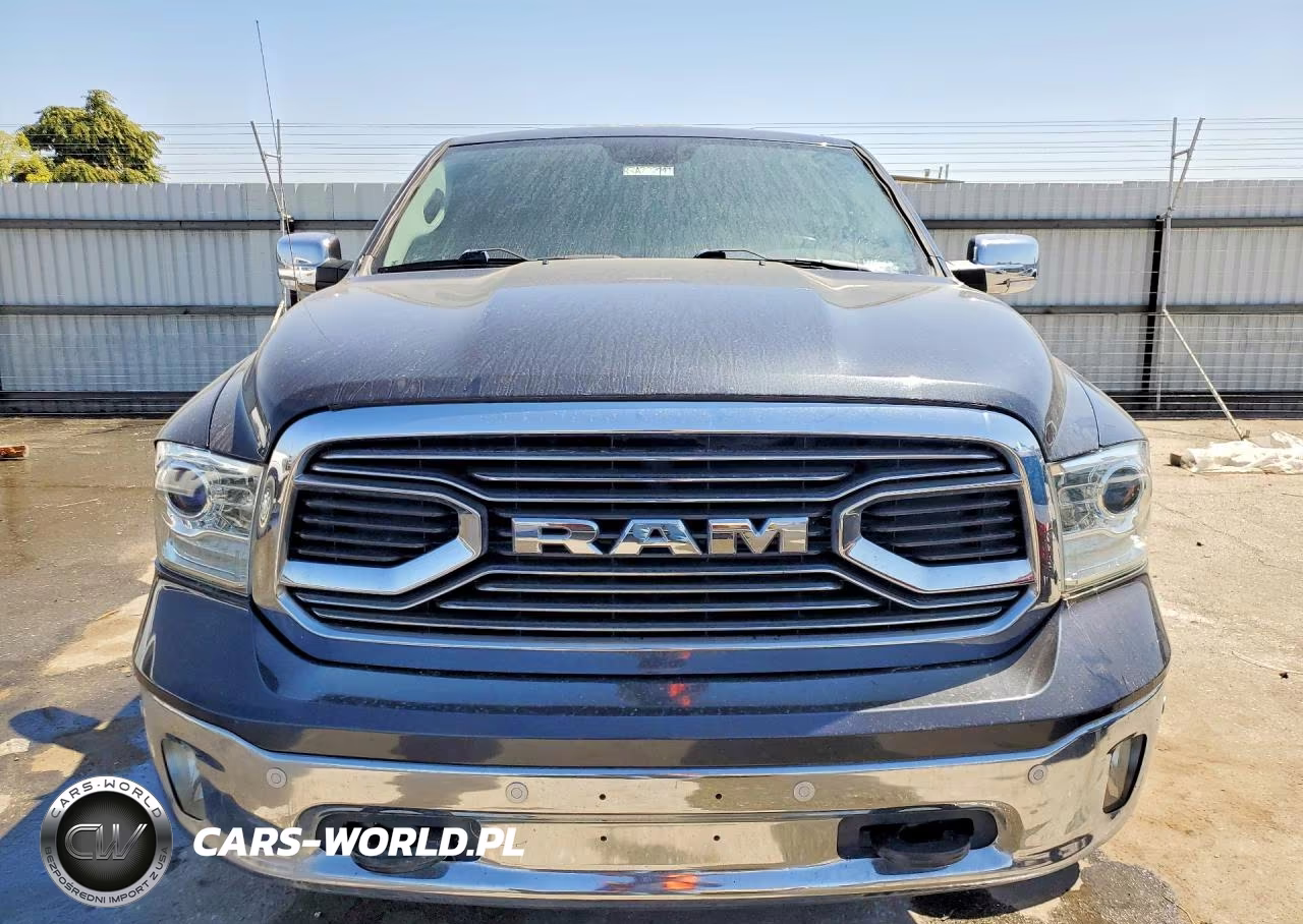 2019 Ram 1500 Classic Laramie VIN:1C6RR6NM4KS747711 - 5