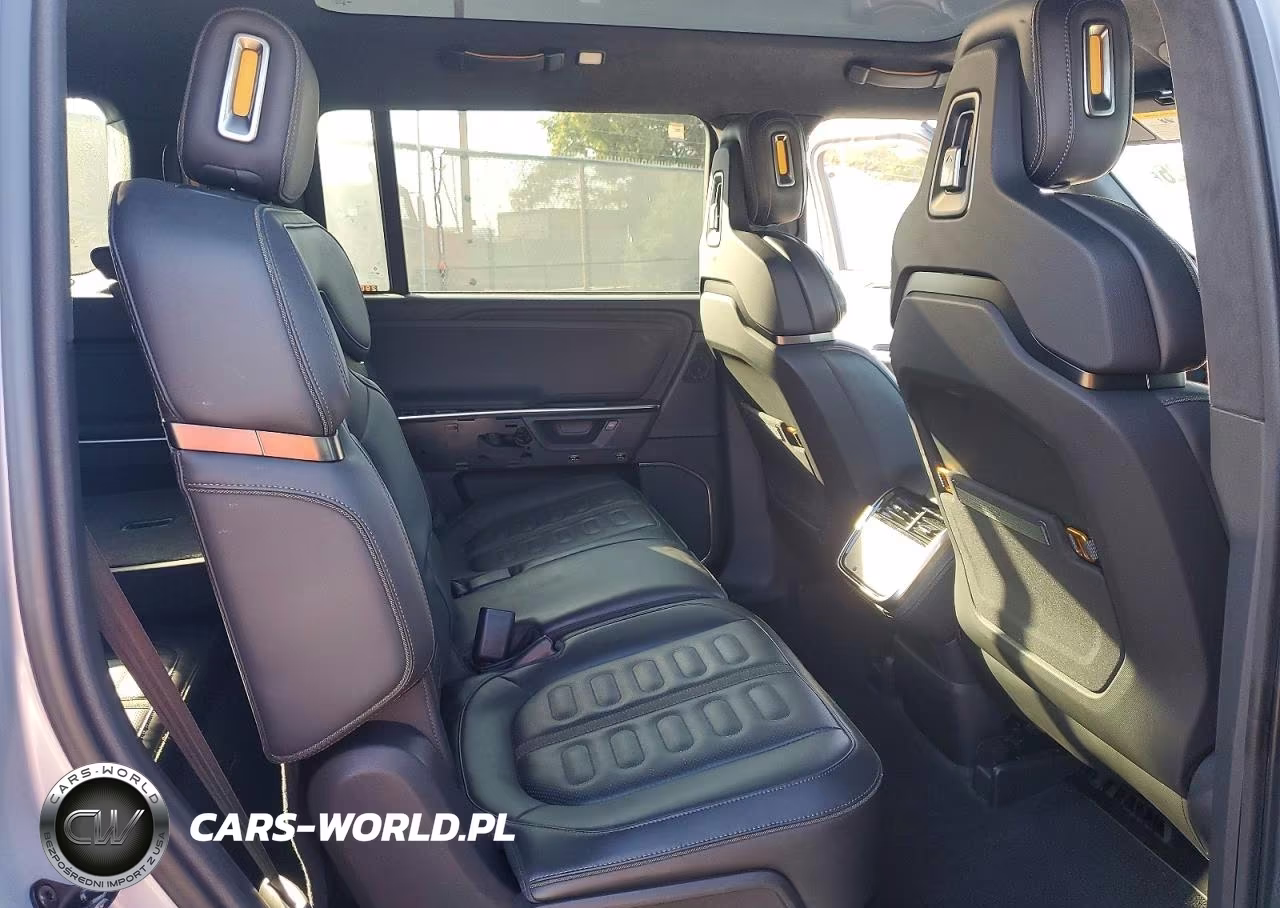 2025 Rivian R1S Adventure VIN:7PDSGBBA2SN047695 - 11