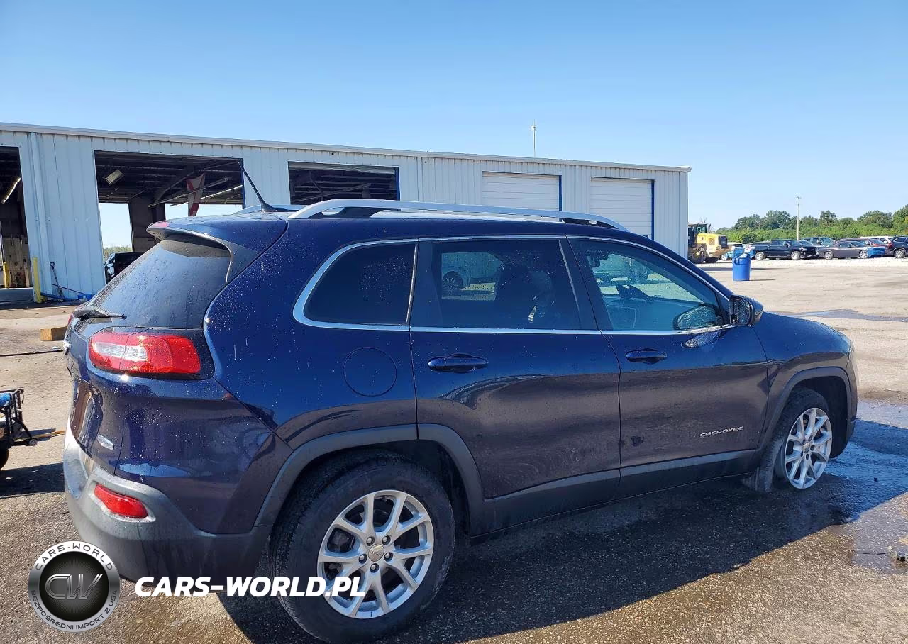 2015 Jeep Cherokee Latitude VIN:1C4PJLCB7FW689843 - 3
