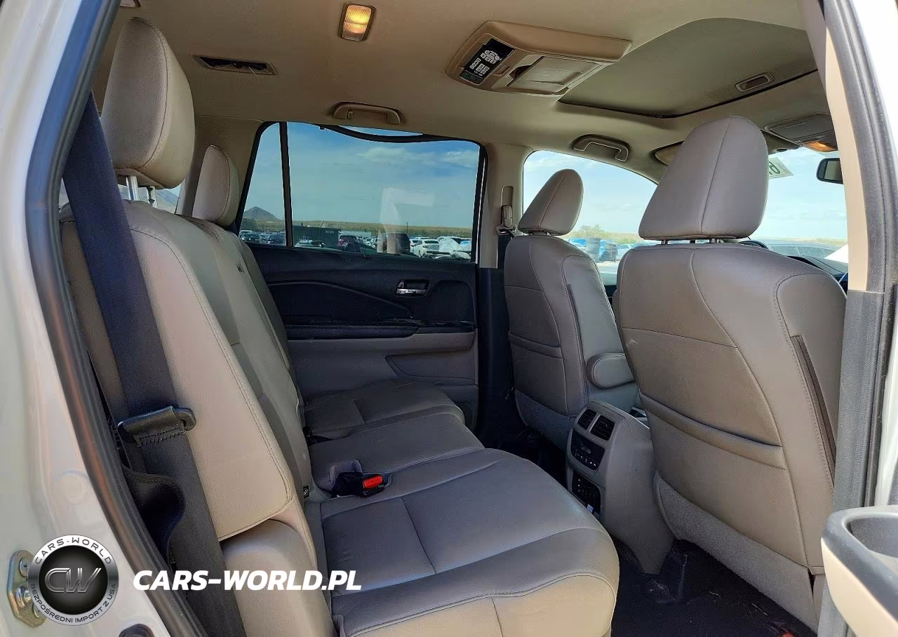 2016 Honda Pilot Touring VIN:5FNYF6H93GB017135 - 10