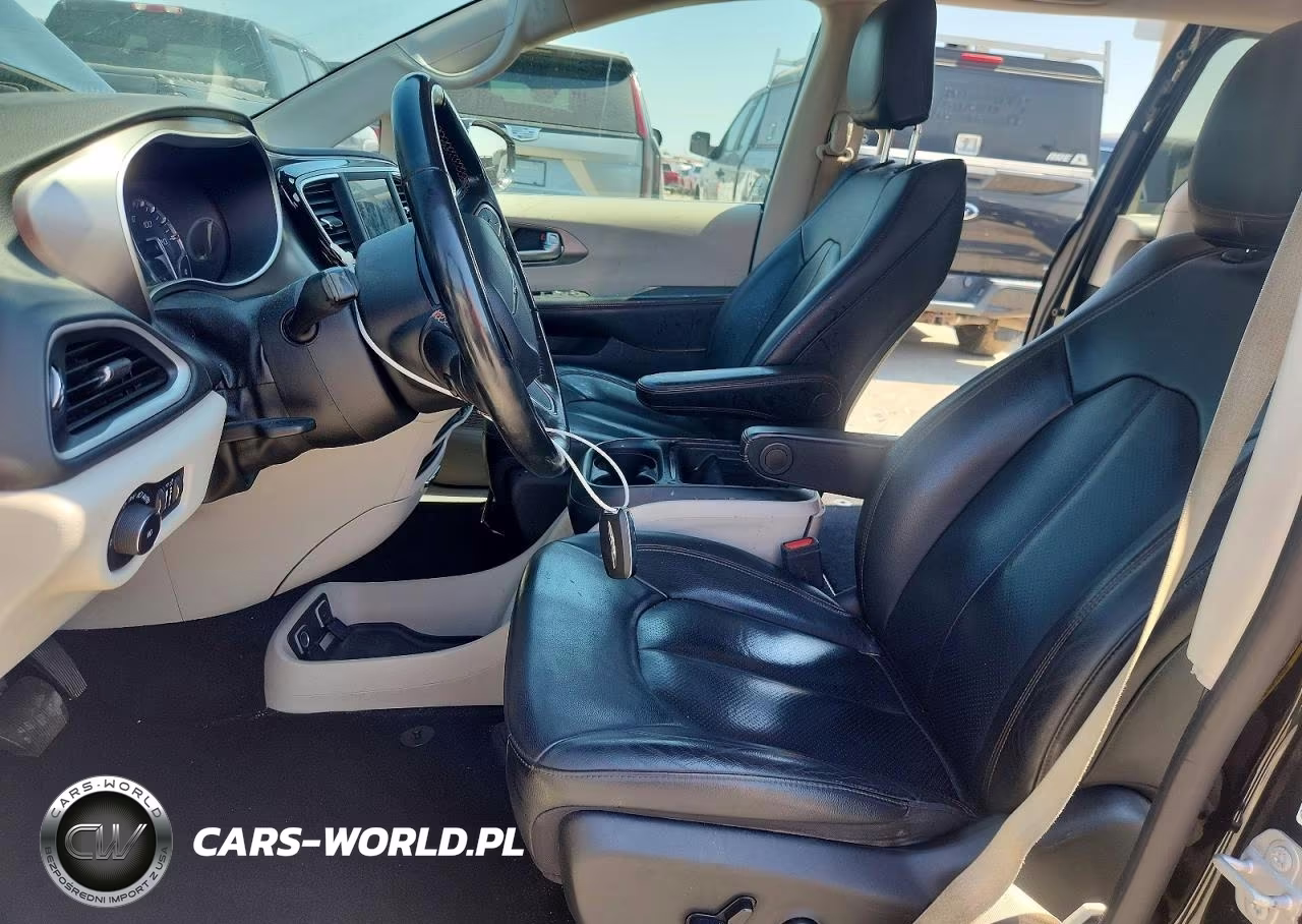 2020 Chrysler Pacifica Touring L VIN:2C4RC1BG9LR264150 - 7