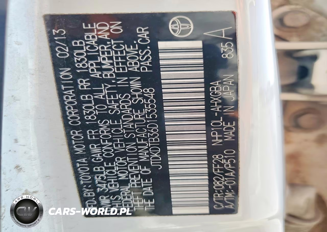 2013 Toyota Prius C Three VIN:JTDKDTB36D1535548 - 12