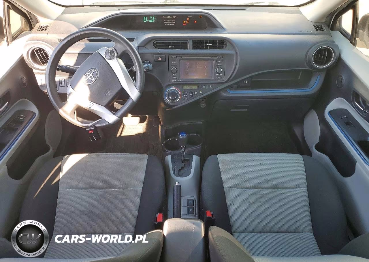 2013 Toyota Prius C Three VIN:JTDKDTB36D1535548 - 8