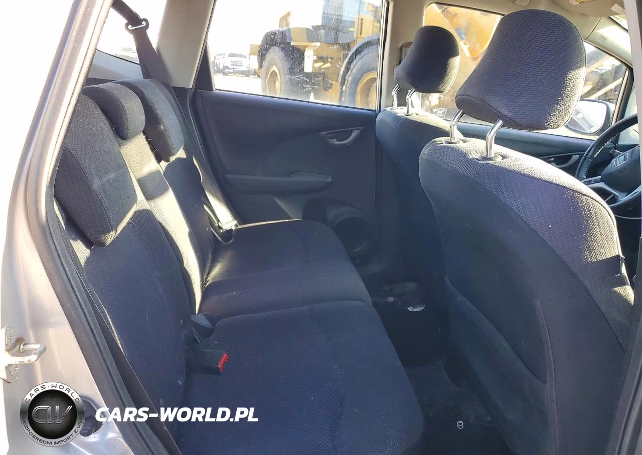 2012 Honda Fit Sport VIN:JHMGE8H51CC002680 - 10