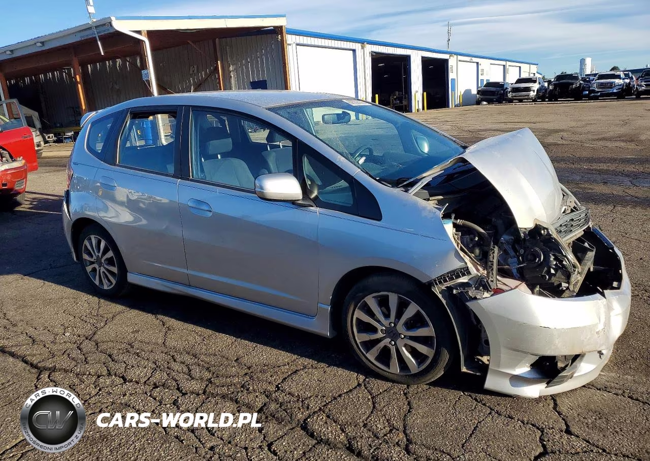 2012 Honda Fit Sport VIN:JHMGE8H51CC002680 - 4
