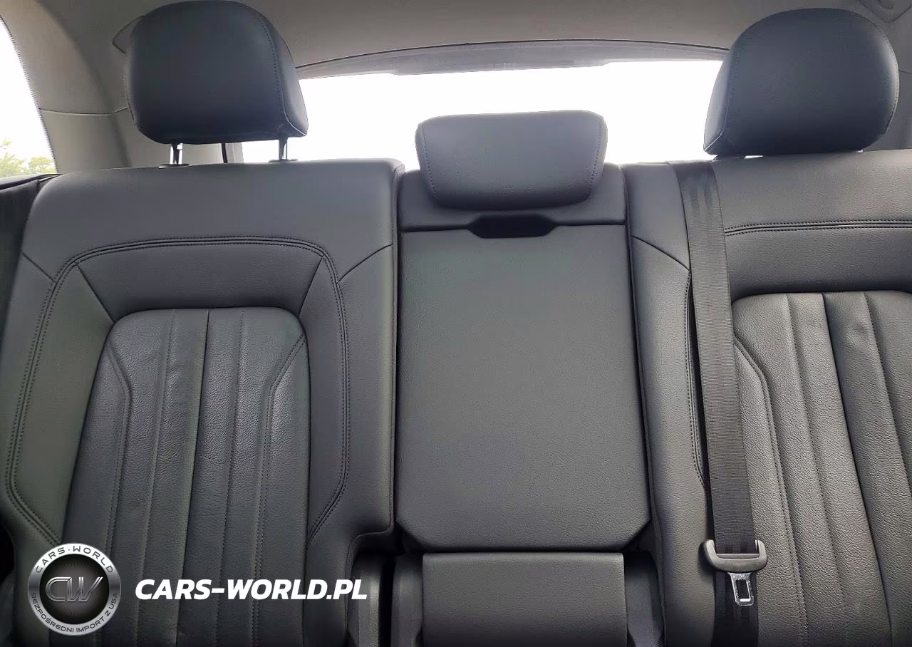 2019 Audi Q5 Premium Plus VIN:WA1BNAFY4K2025093 - 10
