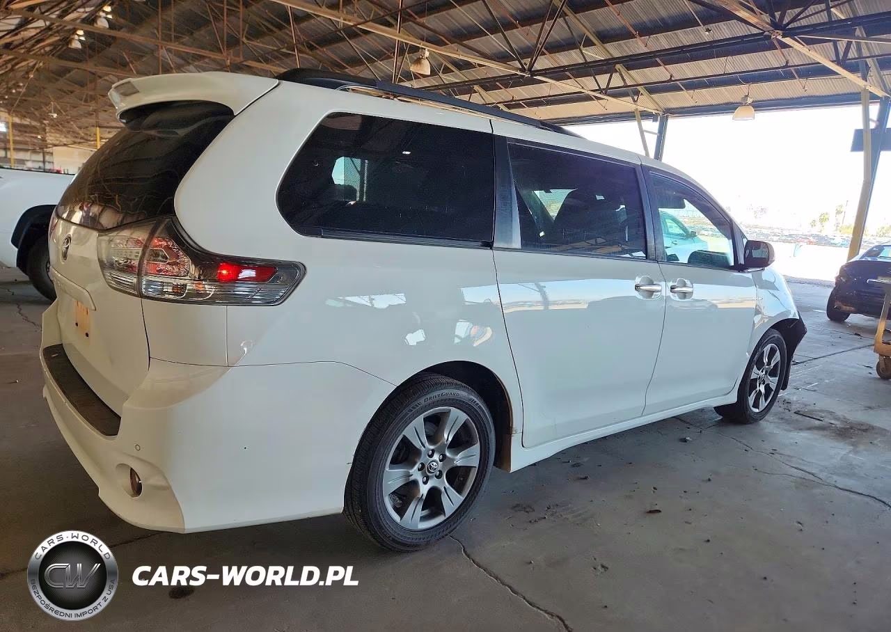 2019 Toyota Sienna Se Premium 7-Passenger VIN:5TDEZ3DCXKS219405 - 3