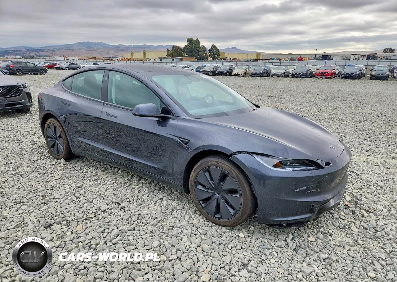 2025 Tesla Model 3 VIN:5YJ3E1EA5SF051763 - 4