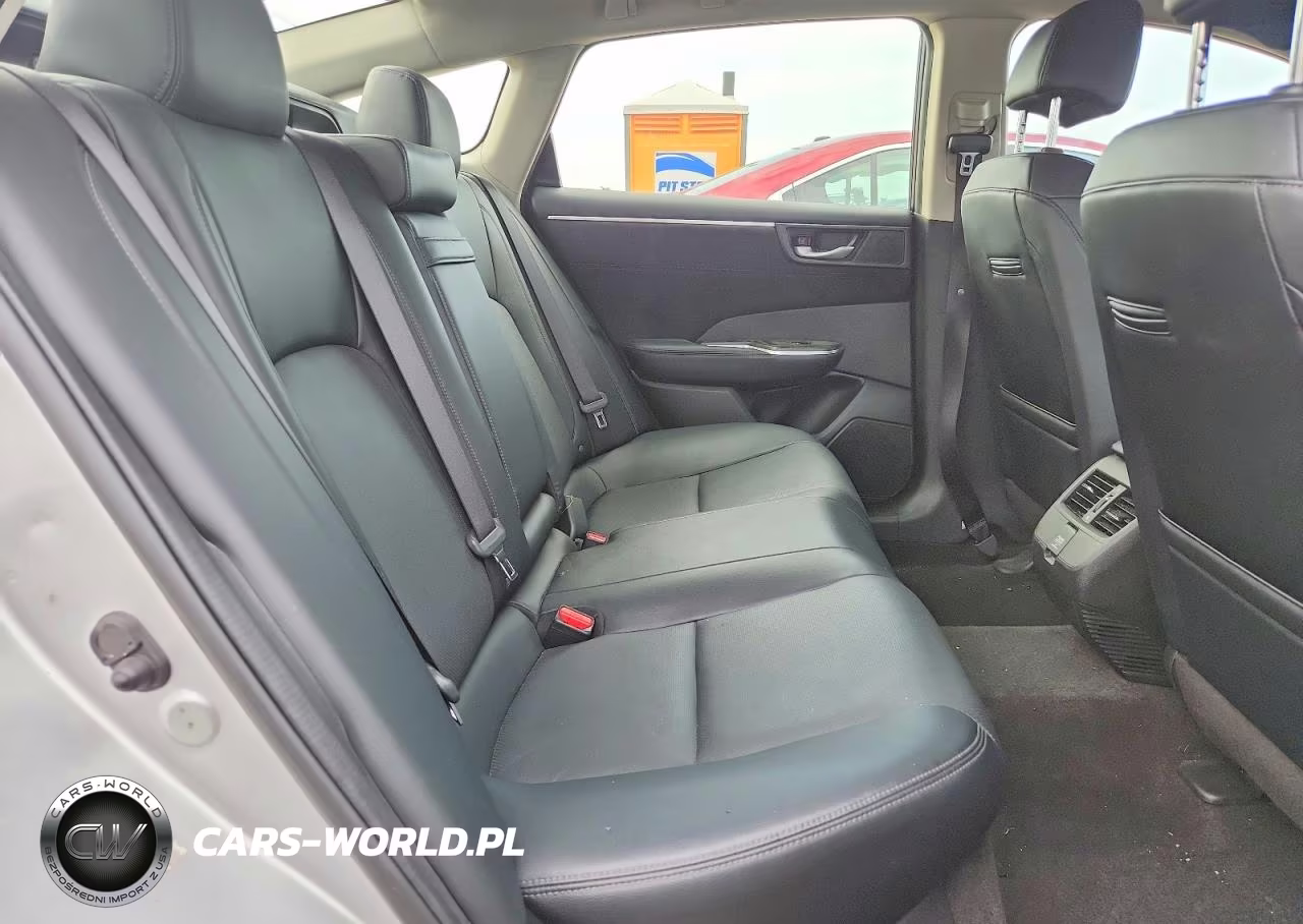 2018 Honda Clarity Touring VIN:JHMZC5F35JC005500 - 10