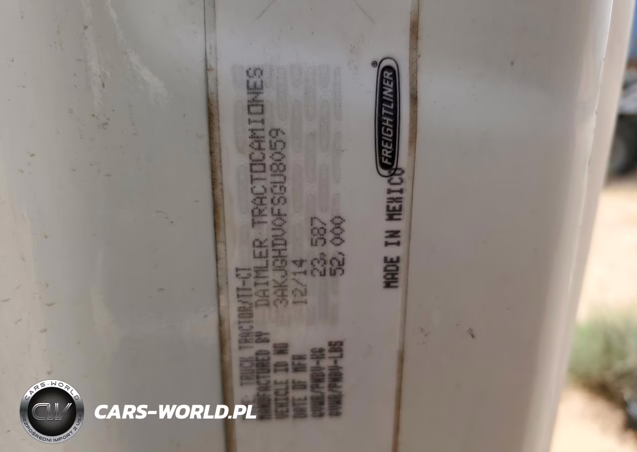 2015 Freightliner Cascadia 113 VIN:3AKJGHDV0FSGU8059 - 10