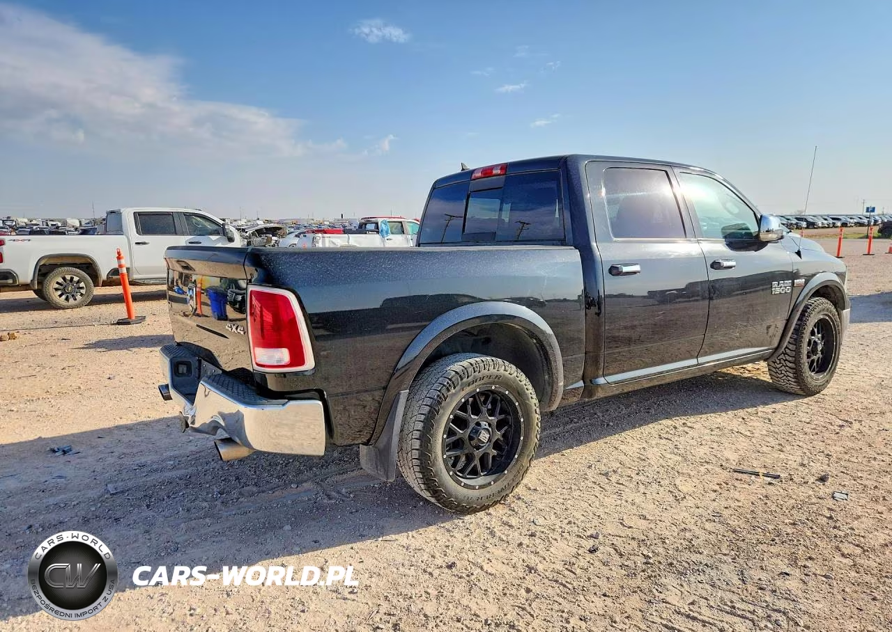 2015 Ram 1500 Laramie VIN:1C6RR7NT0FS759731 - 3
