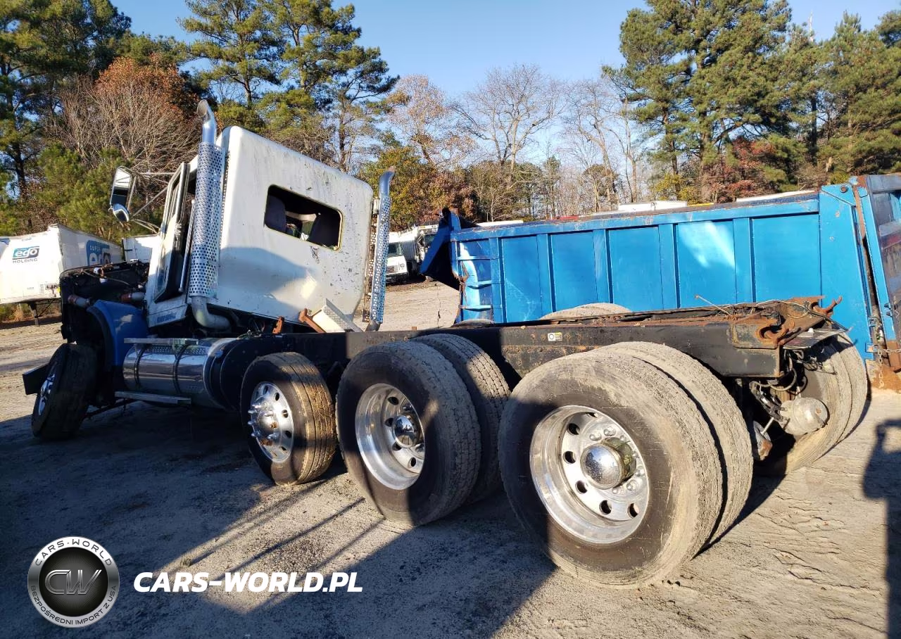 2014 Kenworth Construction T800 VIN:1NKDXPEX4EJ415687 - 3