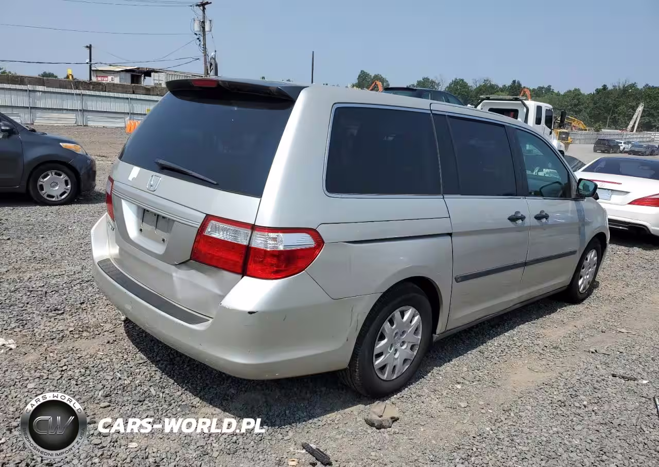 2006 Honda Odyssey Lx VIN:5FNRL38296B042358 - 3