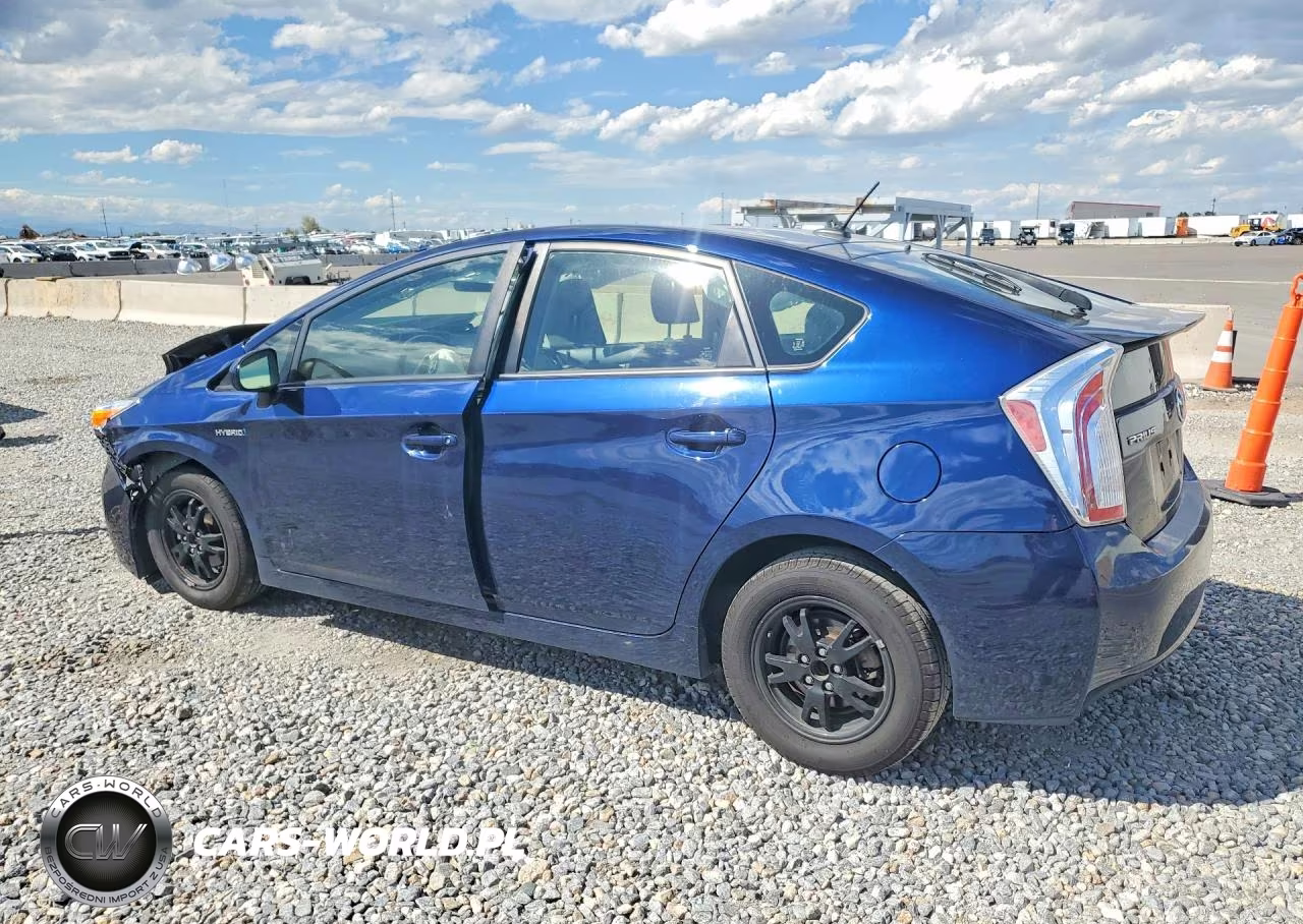 2014 Toyota Prius Three VIN:JTDKN3DU9E1754136 - 2